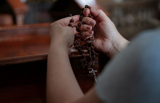 Rusza 24-godzinny różaniec. Modlitewny maraton można obejrzeć na YouTube