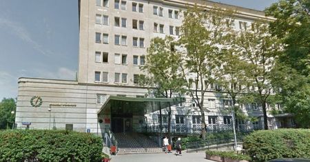 Skandal w szkole. Nauczyciel z pensją 14 tys. zł i woźny zarabiający 9 tys.