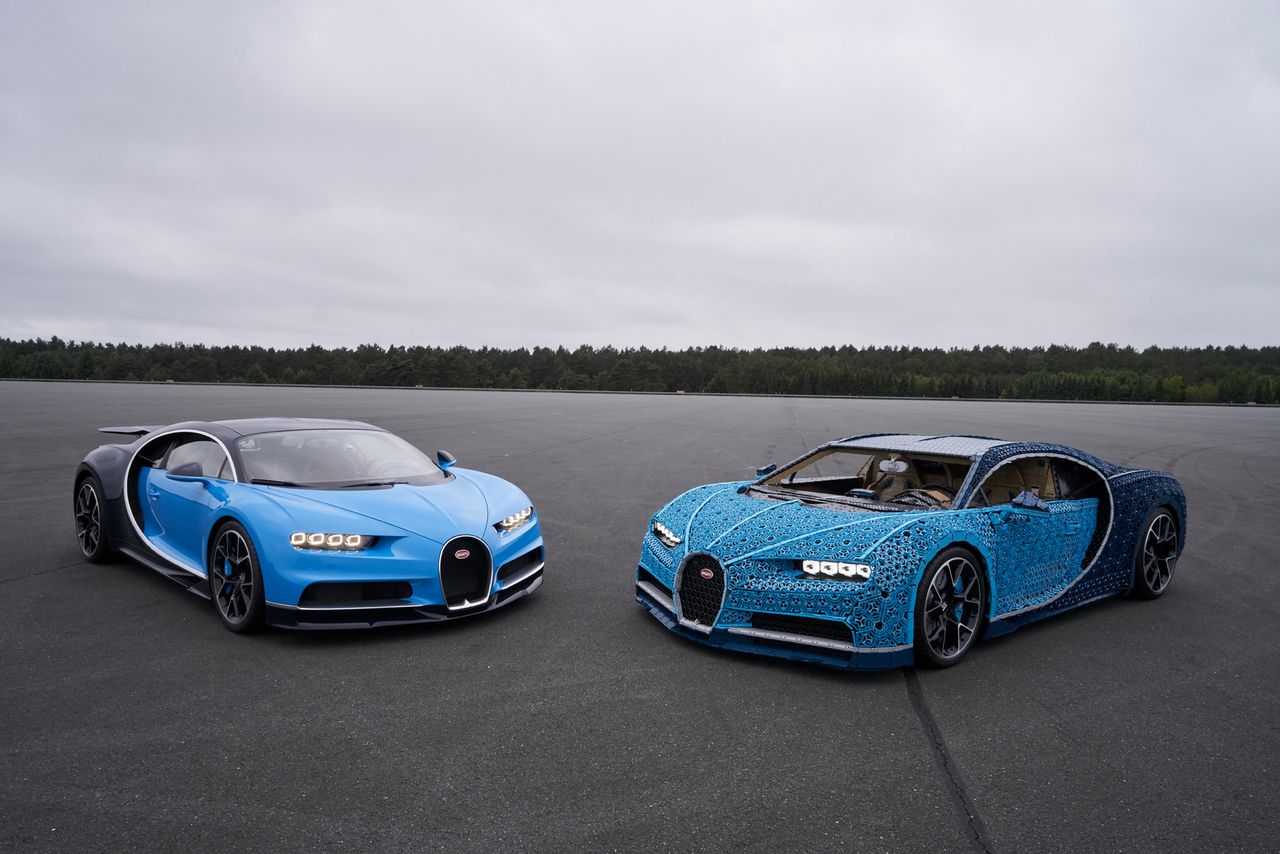 Bugatti Chiron z Lego i Bugatti Chiron nie z Lego.