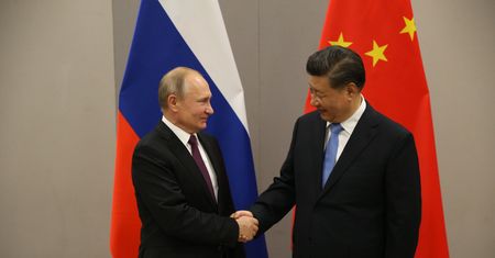 Chiny chcą prowadzić z Rosją świat w "sprawiedliwym kierunku"