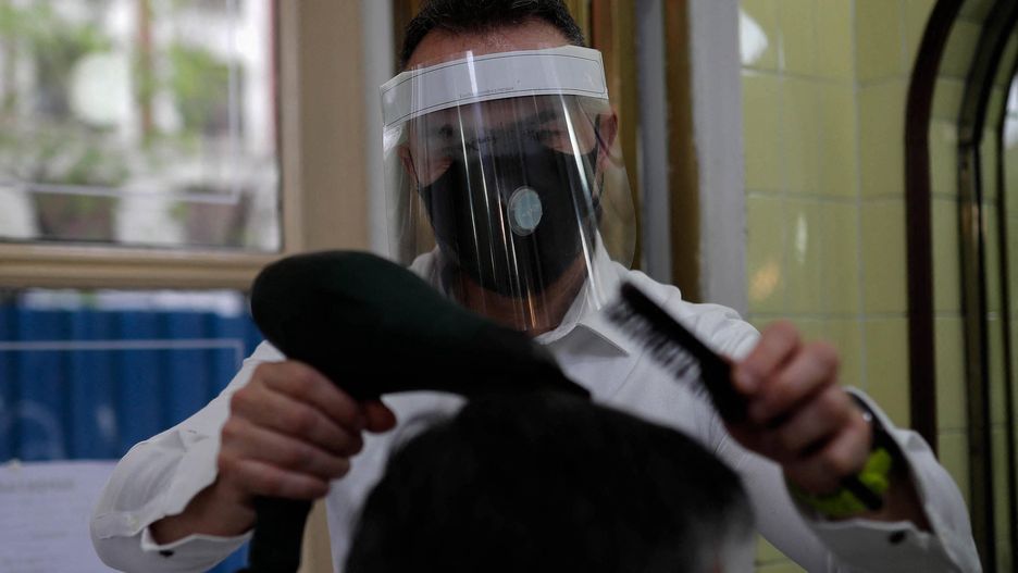 Koronawirus. Polska. 3. etap odmrażania gospodarki. Od dziś otwarci fryzjerzy i kosmetyczki