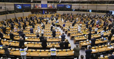 "To obnaża unijną hipokryzję". Awantura o dojazdy europosłów
