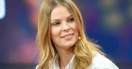 RZADKI WIDOK: Małgorzata Tomaszewska pozuje w windzie z OJCEM swojej córki!