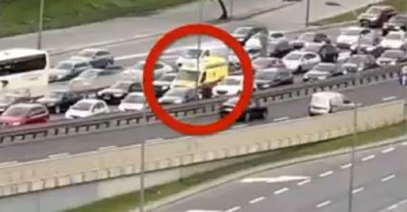 Ambulans utknął przez aktywistów? Prokuratura wkracza do akcji