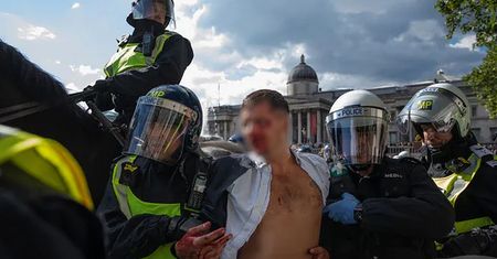 Brutalne starcia w Londynie z przeciwnikami Black Lives Matter. Ponad stu zatrzymanych