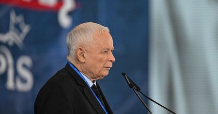 "Malutka poprawka" Jarosława Kaczyńskiego. Pomylił referenda