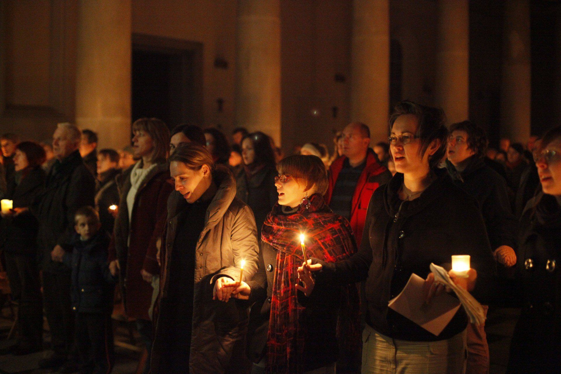 Co oznacza lampion roratni?