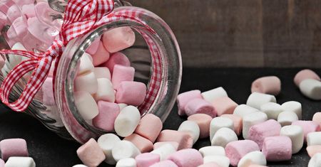 Co siedzi w piankach marshmallows?