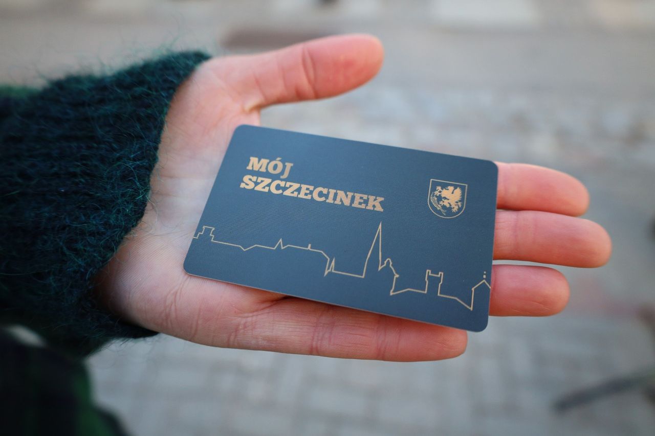 Szczecinek: Mieszkańcy chętnie wyrabiają kartę "Mój Szczecinek". Poznaliśmy najnowsze statystyki