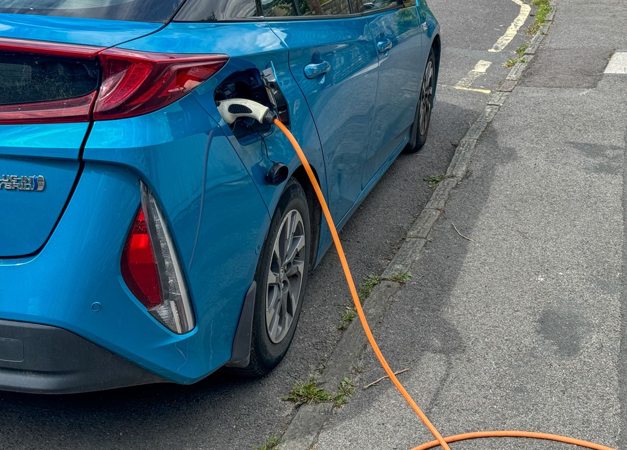 Stellantis i Volvo tracą miliardy. Koniec ery elektryków?