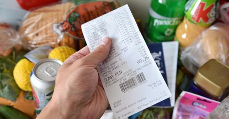 Przekręty na zakupach. Dlaczego warto zabierać paragon ze sklepu?