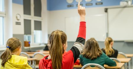 "Podstawa programowa nie jest adekwatna do wyzwań". Ekspertka o zapowiedziach ministerstwa edukacji