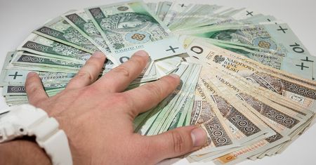 Polacy zadłużają się w lombardach. Oprocentowanie sięga 550 proc. w skali roku
