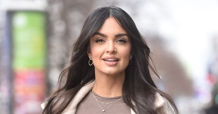 Klaudia El Dursi pokazała swoje NATURALNE włosy. "Ja to się chyba nigdy nie przyzwyczaję"
