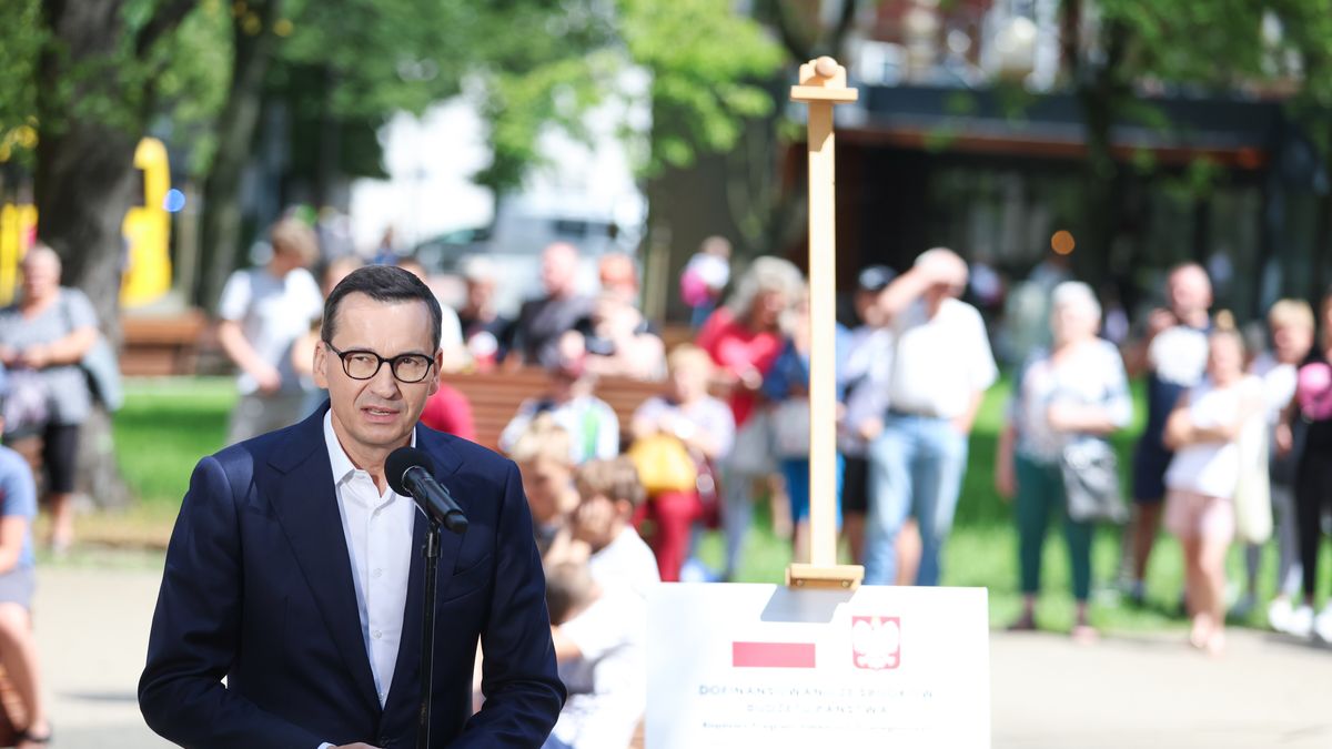 Ruda Śląska, 02.08.2023. Premier Mateusz Morawiecki podczas wizyty w Rudzie Śląskiej, 2 bm. (aldg) PAP/Zbigniew Meissner