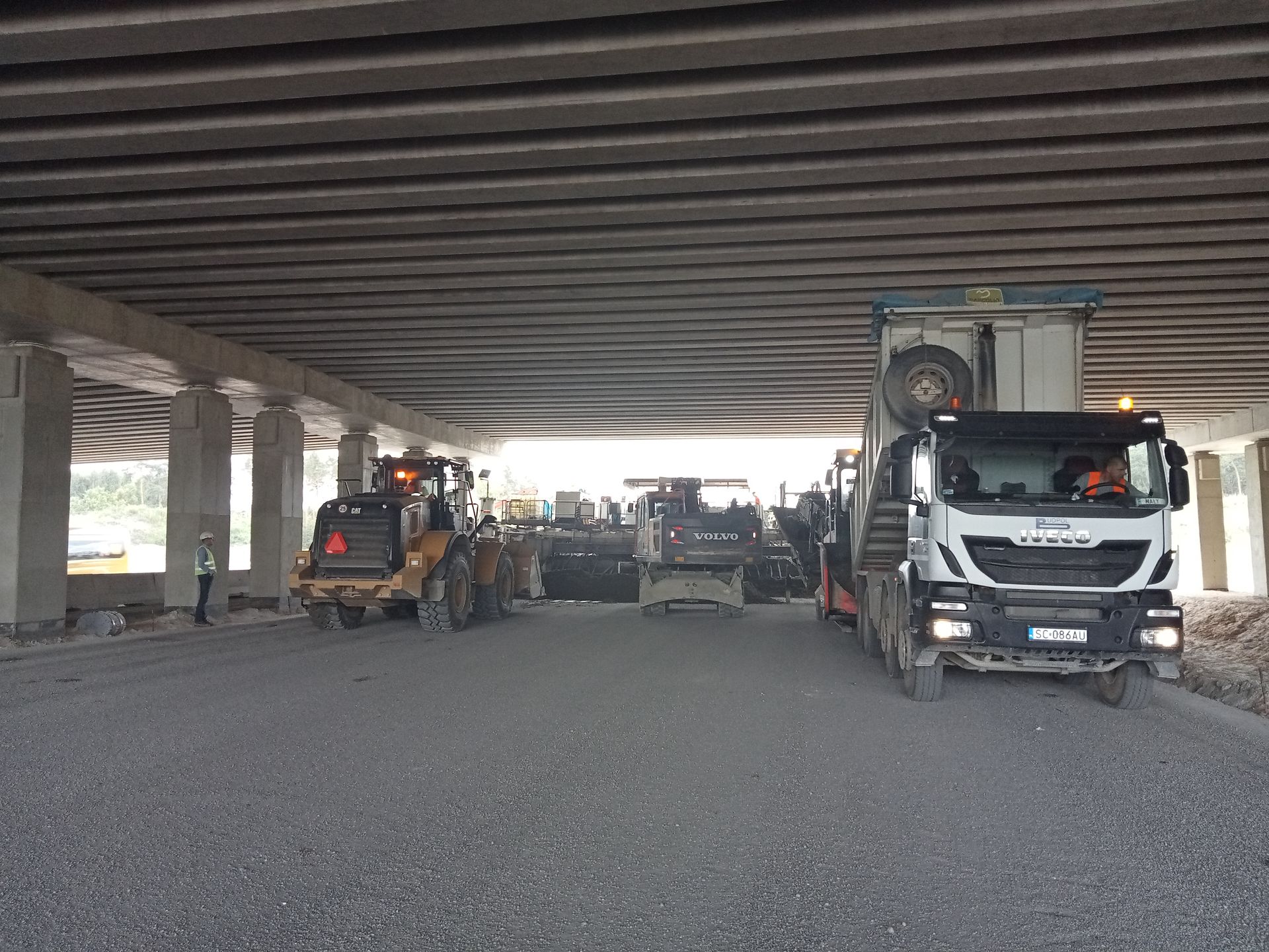 Obsługa rozściełacza do budowy nawierzchni betonowej autostrady A1