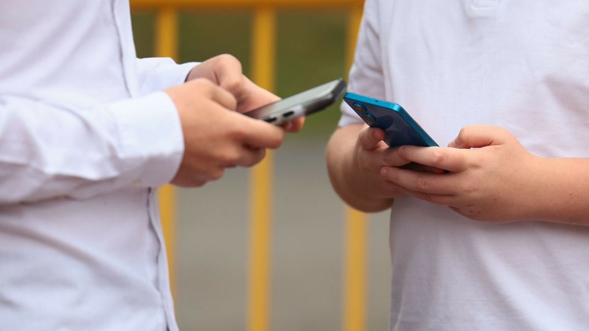 Rząd rozważa zakaz sieci społecznościowych dla dzieci.