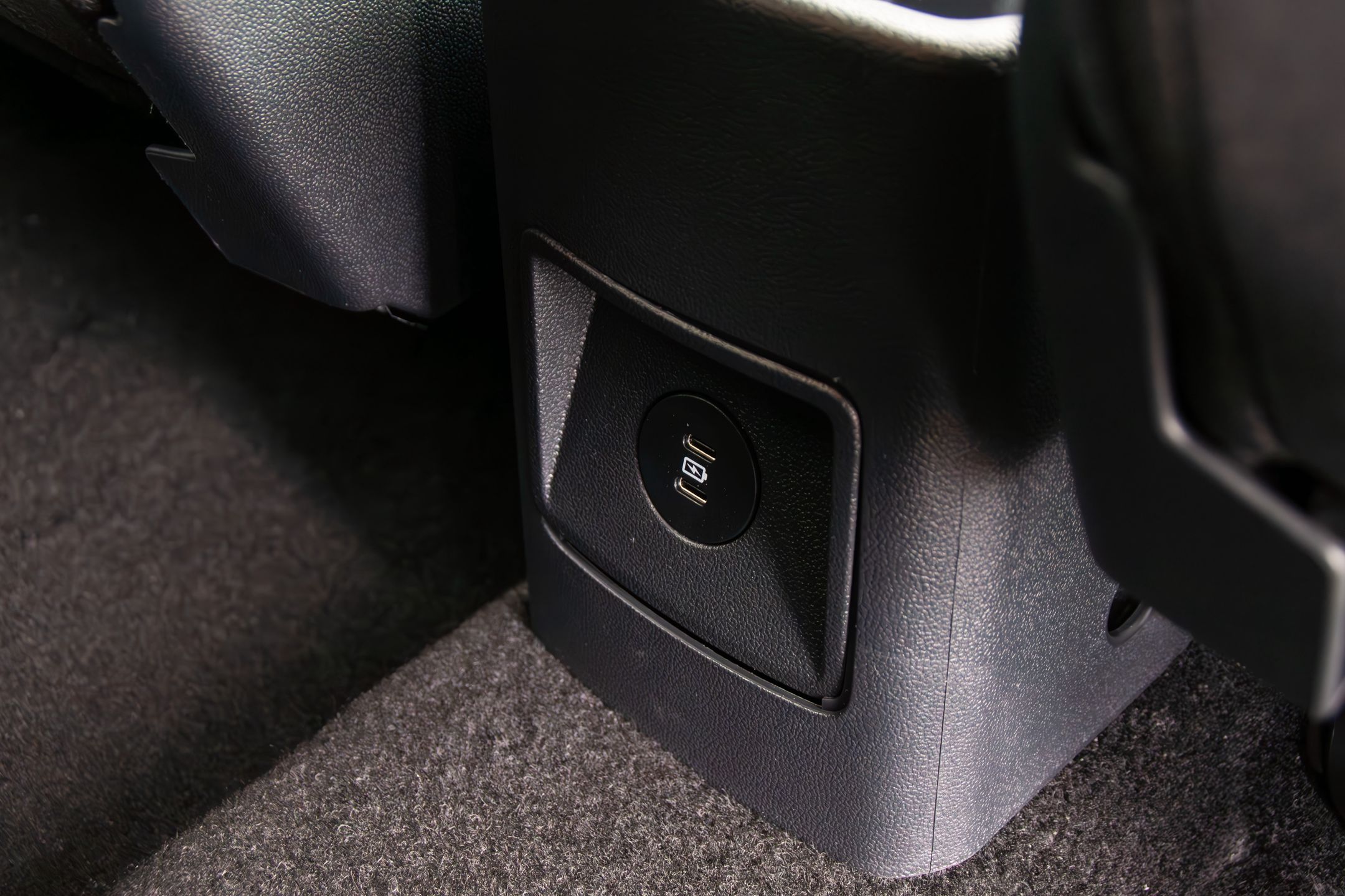 Ford Tourneo i Transit Courier 2024