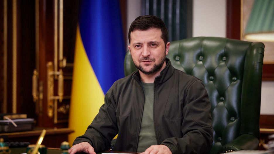 Wojna w Ukrainie - konferencje prezydenta Ze?enskiego
In this handout picture taken late on March 17, 2022 and released by the Ukrainian Presidency Press Office, Ukrainian President Volodymyr Zelensky delivers a video address in Kyiv. (Photo by Handout / UKRAINIAN PRESIDENTIAL PRESS SERVICE / AFP) / RESTRICTED TO EDITORIAL USE - MANDATORY CREDIT "AFP PHOTO / Ukrainian presidential press service / handout" - NO MARKETING NO ADVERTISING CAMPAIGNS - DISTRIBUTED AS A SERVICE TO CLIENTS
HANDOUT