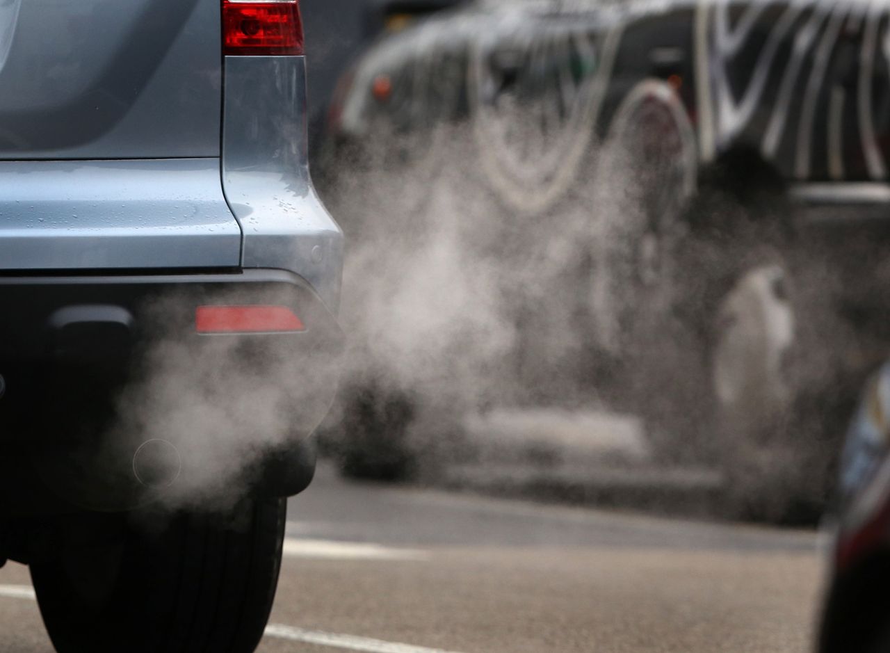 W 2019 r. emisja CO2 w Europie znowu wzrosła. Producentom aut grożą wysokie kary