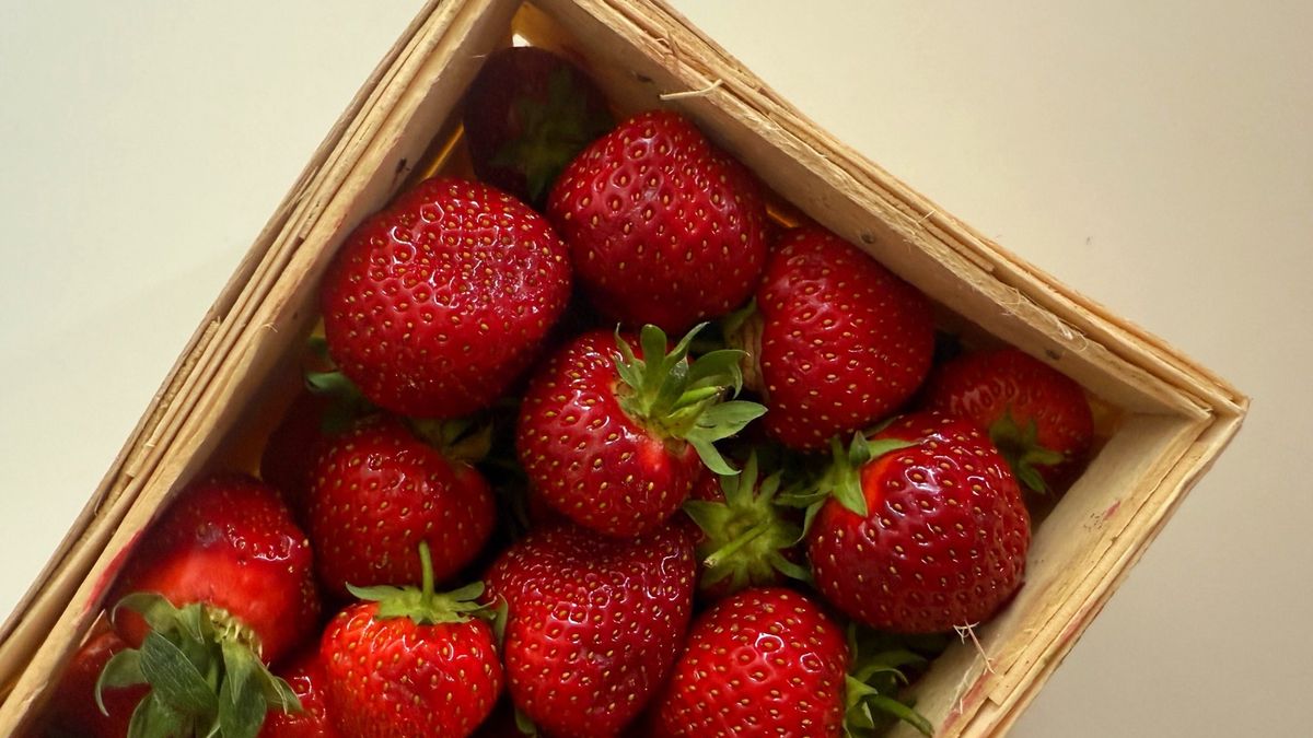 Co truskawki robią z organizmem?