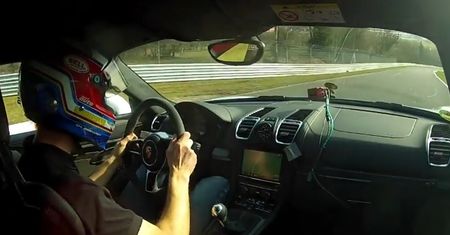 Porsche Cayman GT4 na torze Nürburgring Nordschleife