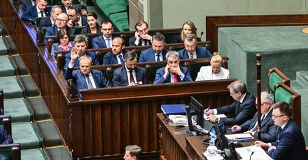 Zarobki ministrów. Polacy mają jasne zdanie