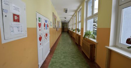 Kiedy powrót do szkół? Rzecznik rządu Piotr Müller odpowiada