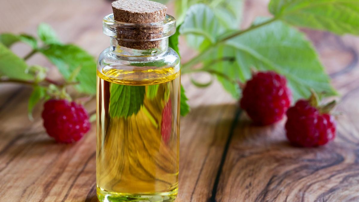 Olej z pestek malin ma działanie ochronne i pielęgnacyjne.