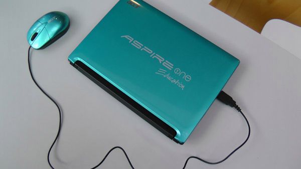 Acer Aspire One E100 - netbook zamiast zeszytu? Tak! 1