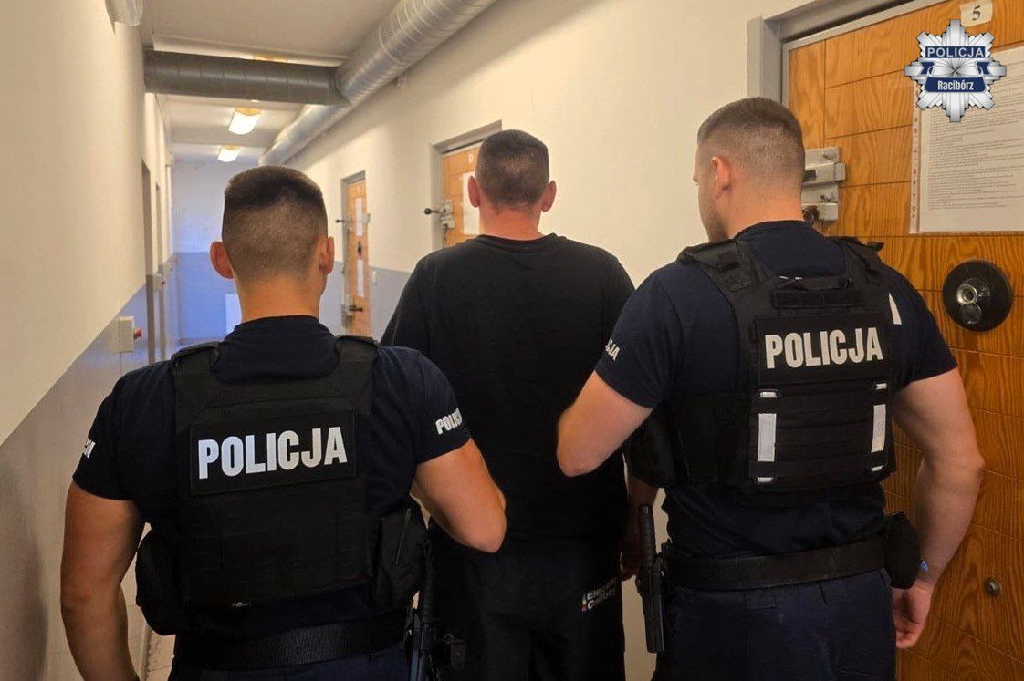 Racibórz: 31-latek produkował narkotyki. W zatrzymaniu pomógł pies
