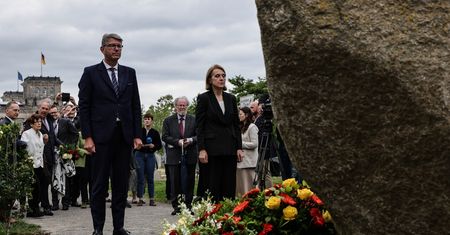 Kamień, który nie wszystkich poruszył. Symboliczne upamiętnienie polskich ofiar w Berlinie