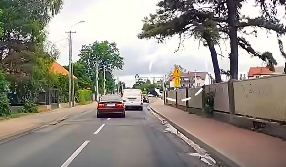 Tak wyprzedzał kierowca BMW. "Mocny dzban". Mamy wideo