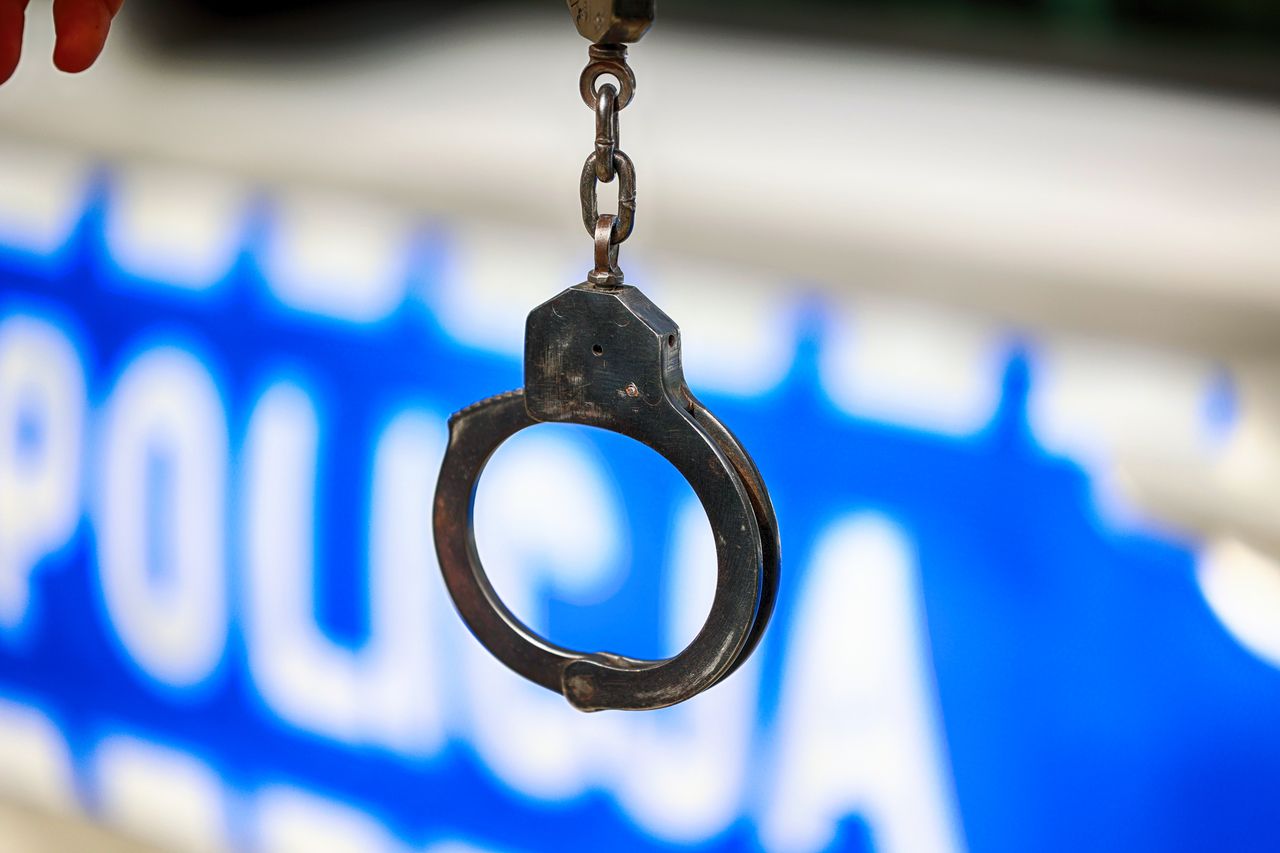 Nietrzeźwy kierowca bez uprawnień zatrzymany w Goździelinie. W aucie poszukiwany pasażer