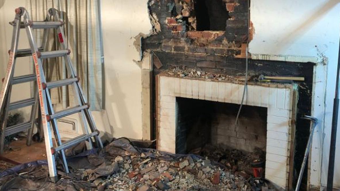 24-letni mężczyzna był zaklinowany wewnątrz komina przez co najmniej cztery godziny