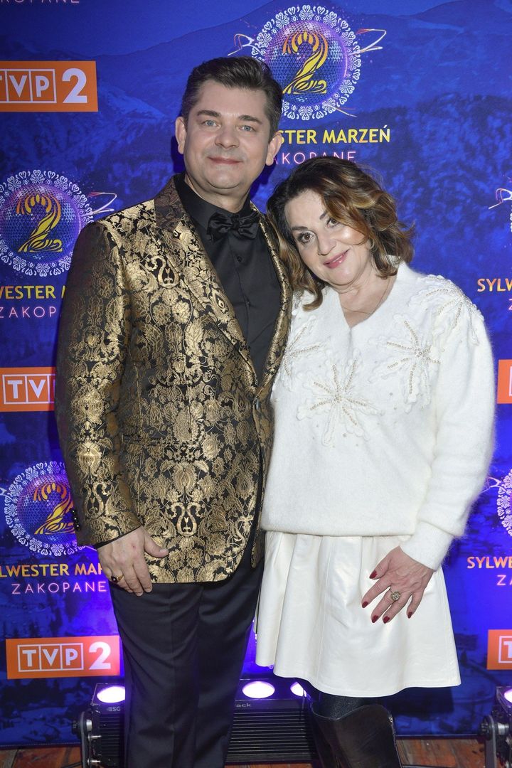 Danuta Martyniuk została blondynką w rozmiarze 38. Tak się teraz nosi żona Zenka, króla disco polo 