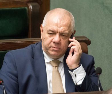 Będą odprawy i specjalne urlopy. Minister odkrył karty