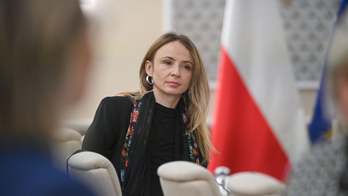 Minister rodziny i pracy Agnieszka Dziemianowicz-Bąk