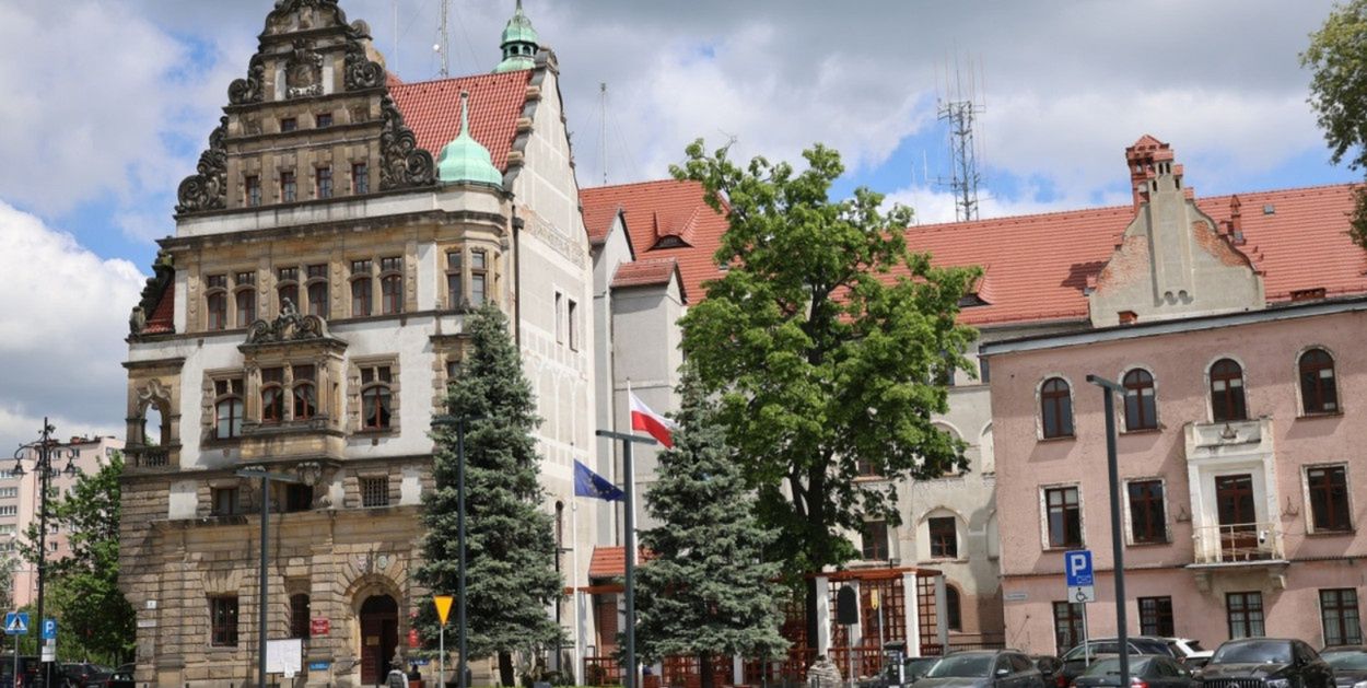 Legnica: Więcej pieniędzy dla rodzin zastępczych i domów dziecka