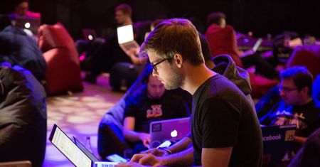 TOP 5 laptopów gamingowych 17 cali – wydajność, która zmieści się w plecaku