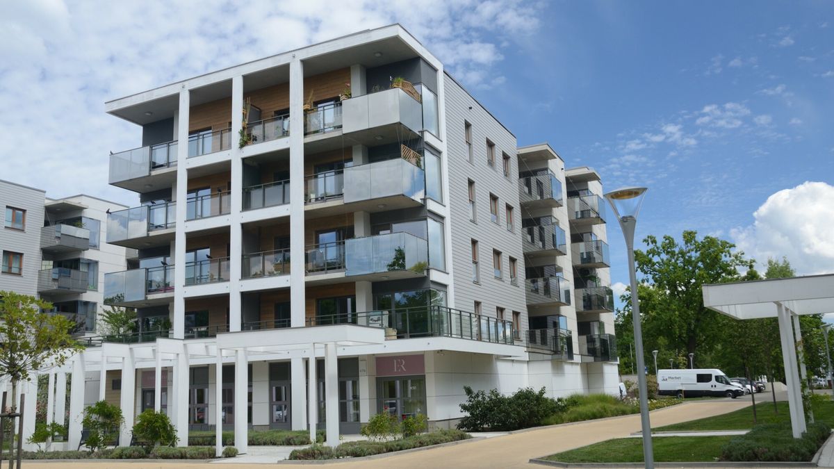 Polska BaMa
Fot. Bartlomiej Magierowski/EastNews. Wroclaw 11.08.2022.  Nowoczesne mieszkania na osiedlu Olimpia Port we Wroclawiu.
Bartlomiej Magierowski