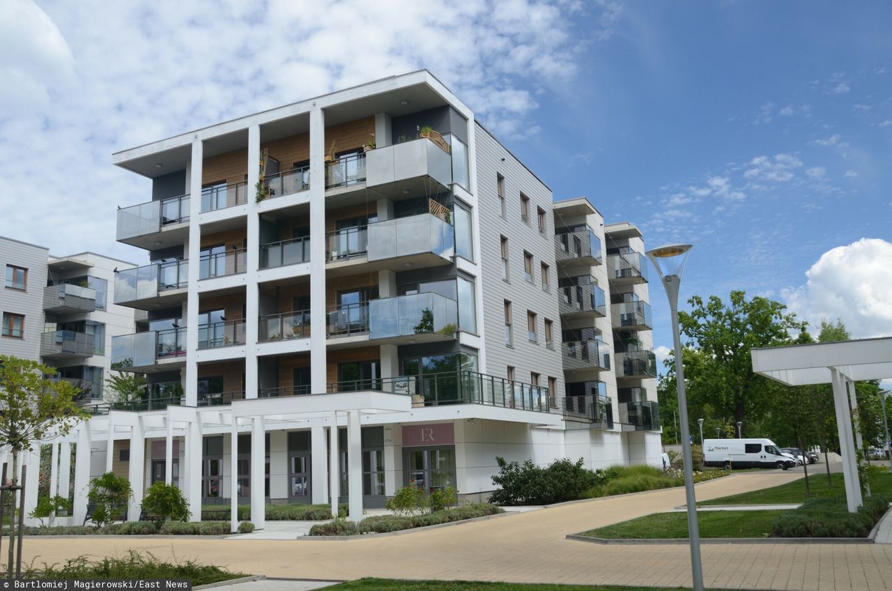 13 tys. zł za metr kwadratowy w stolicy. Ale to nie tam jest najdrożej