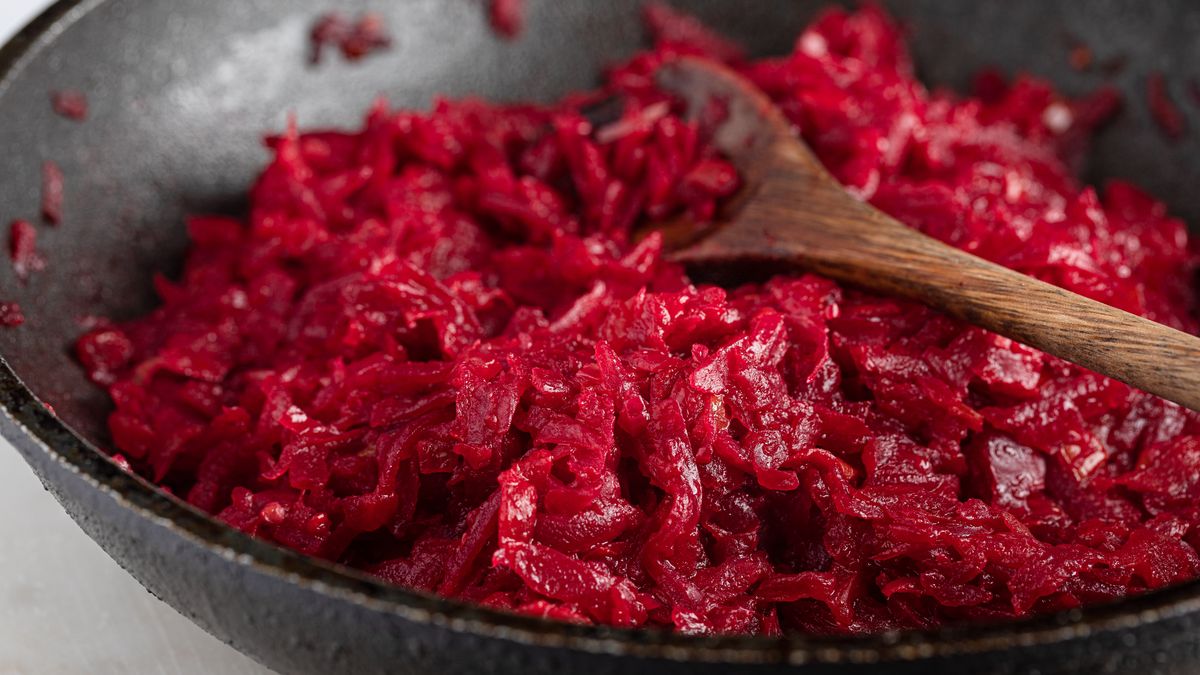 Buraczki na ciepło to surówka w stylu retro