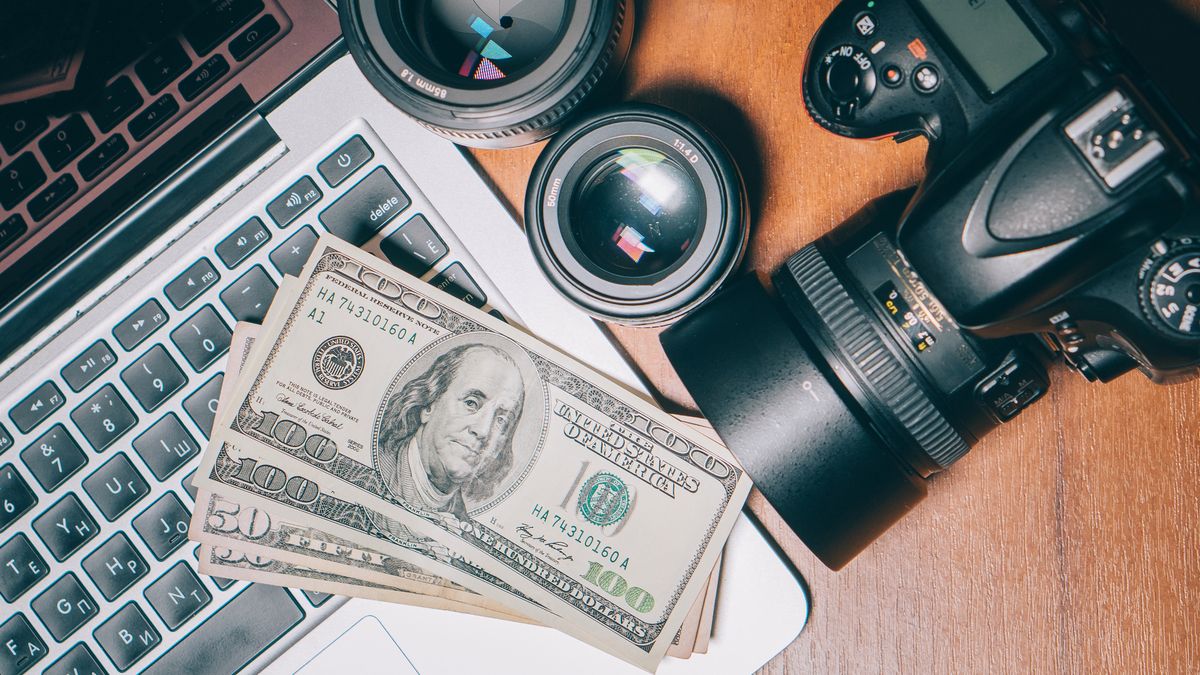 Fotograf zrobił w bambuko kolegów. Wykorzystał Photoshopa, aby okraść ekipę 1