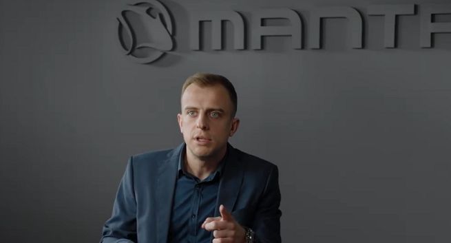 Kamil Grosicki jako ambasador reklamuje telewizor Manta (wideo)