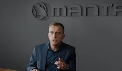 Kamil Grosicki jako ambasador reklamuje telewizor Manta (wideo)