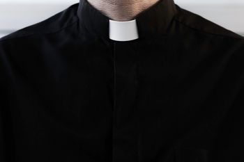 31-latek zmarł na plebanii w Drobinie. Są zarzuty dla wikariusza