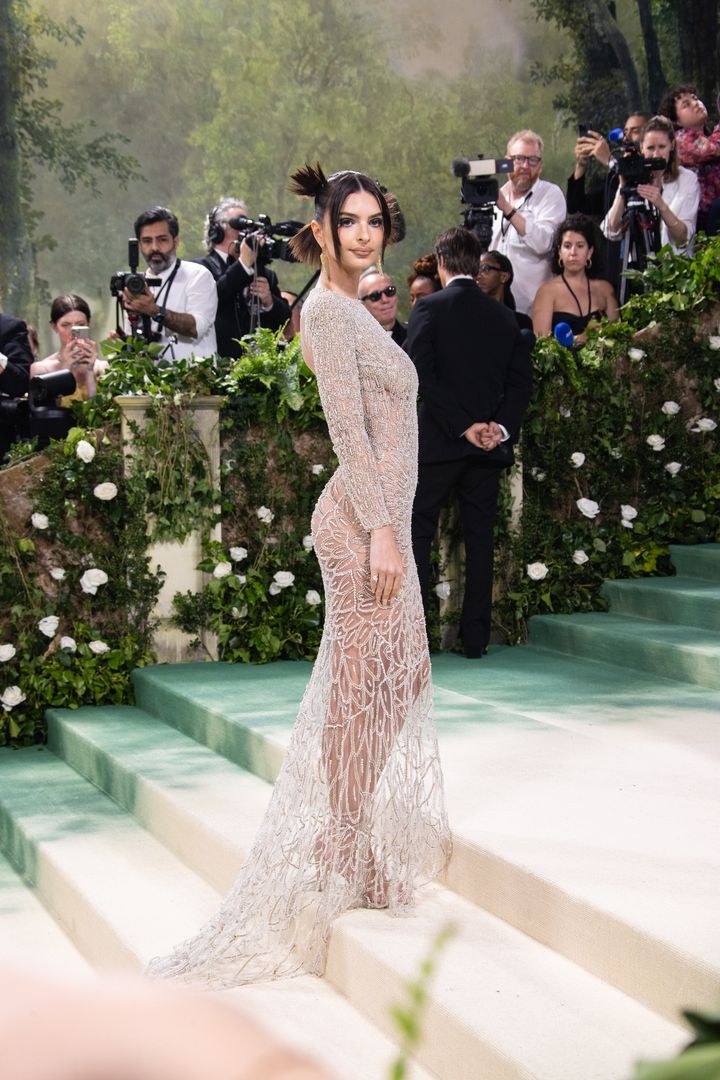 MET Gala 2024. Emily Ratajkowski w "nagiej sukience"
