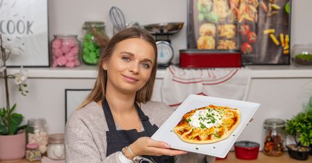 Cukiniowa tarta z burratą. Szybki i prosty przepis na każdą okazję