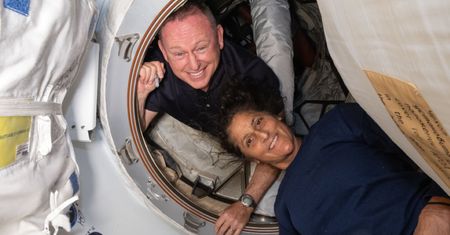 Uwięzieni astronauci jeszcze nie wrócą do domu. Start Falcon 9 odwołano